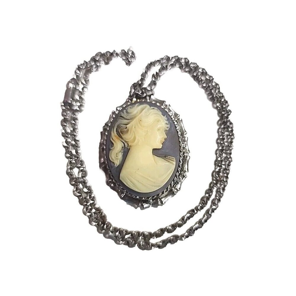 VTG Carved Grey & Yellowish Cameo Lady Silvertone Pendant Necklace W/24" Chain